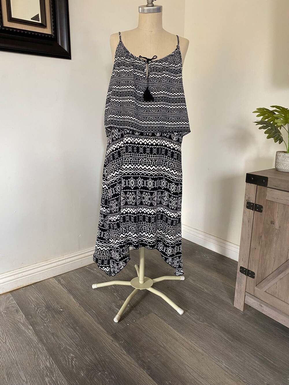 mlle gabrielle Sleeveless Halter Black & White Women's Sundress XL